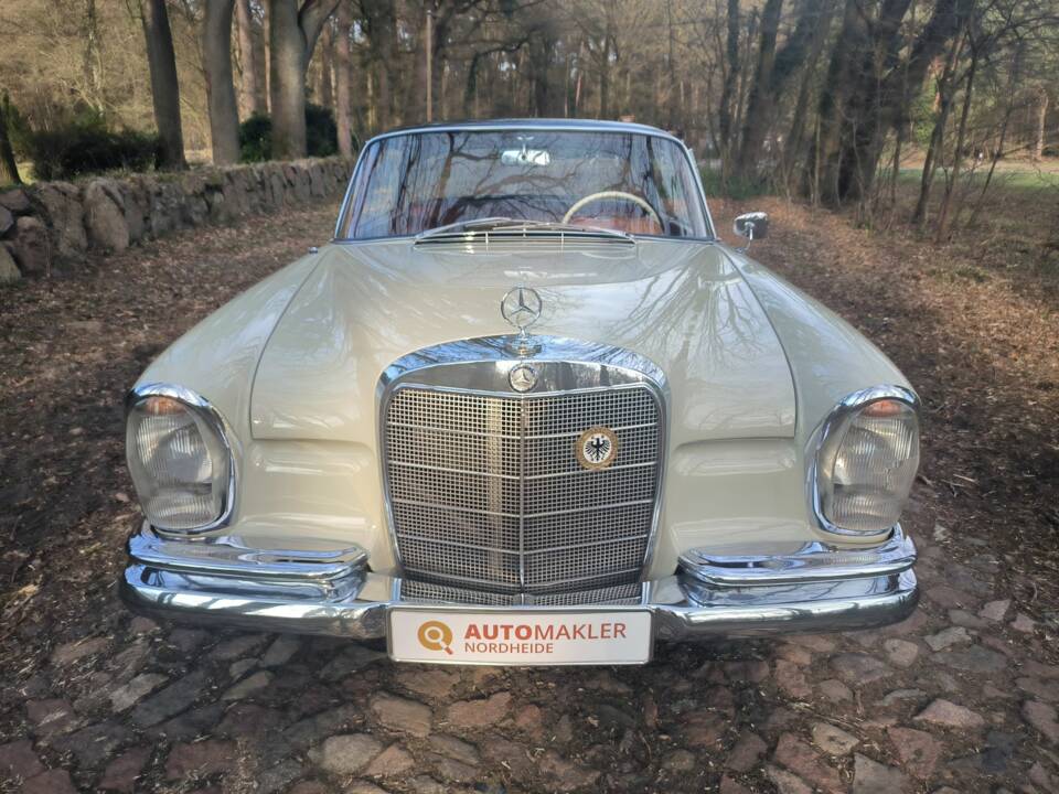Image 20/54 of Mercedes-Benz 220 SE b (1963)