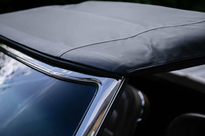 Image 43/50 of Chevrolet Corvette Sting Ray Convertible (1965)