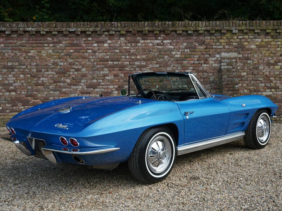 Bild 2/50 von Chevrolet Corvette Sting Ray Convertible (1964)