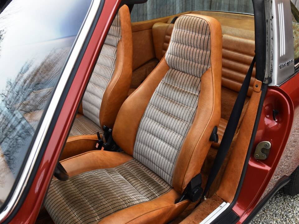 Immagine 26/42 di Porsche 911 2.7 (1977)