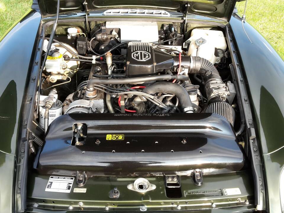 Bild 9/12 von MG RV8 (1995)