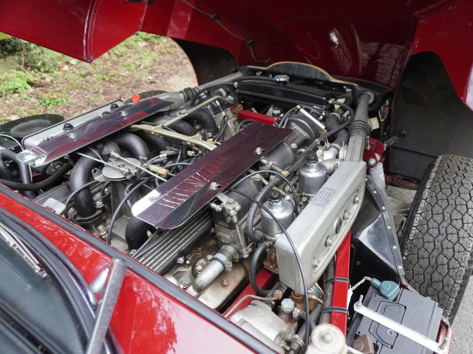 Image 15/19 of Jaguar Type E V12 (2+2) (1971)