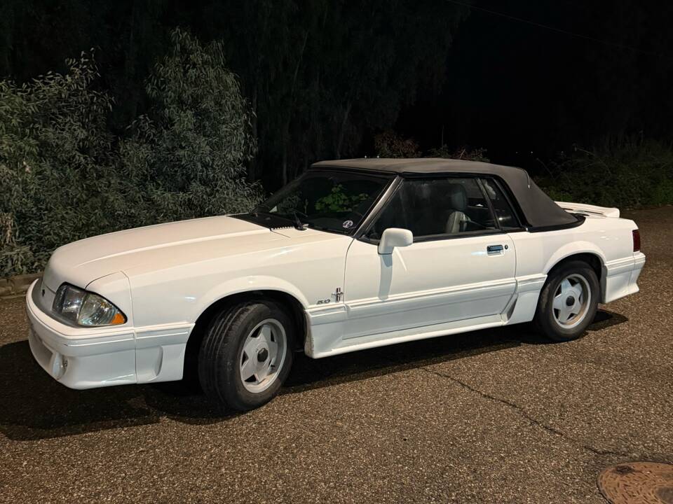 Image 2/30 of Ford Mustang GT (1988)