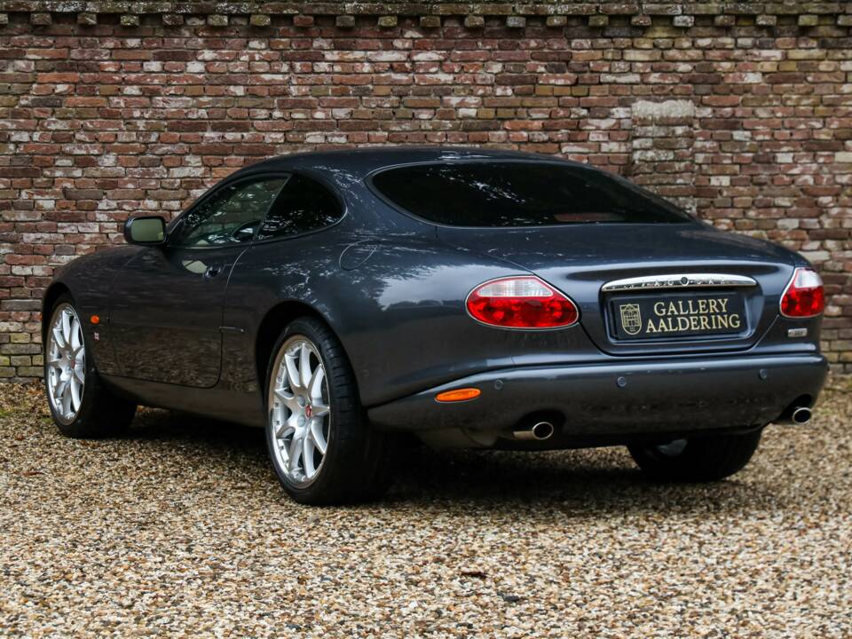 Immagine 46/50 di Jaguar XK8 4.0 (2002)