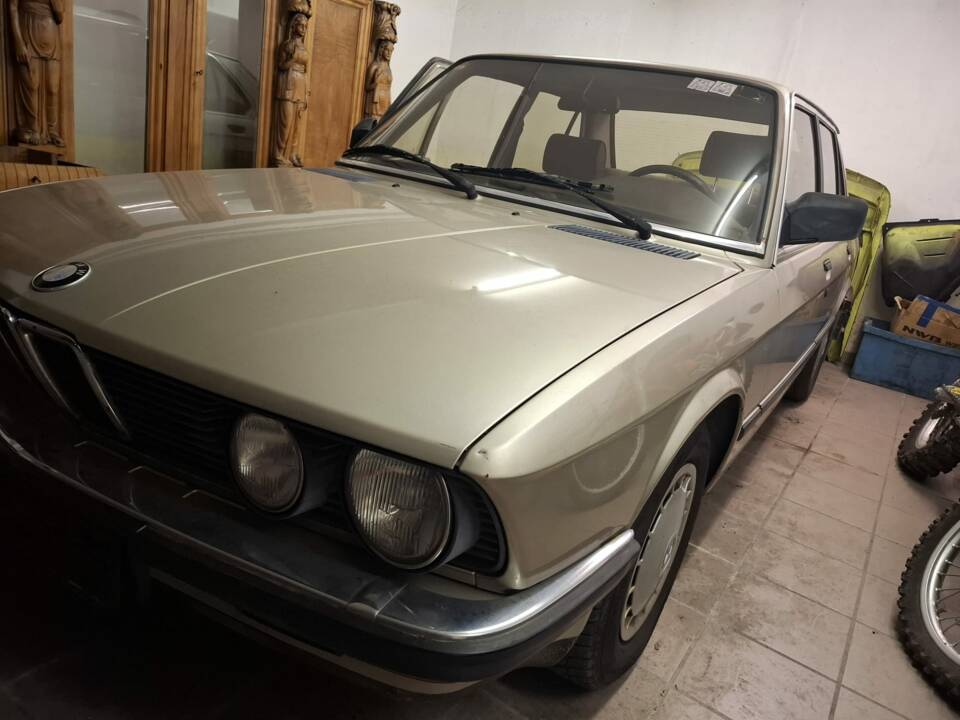 Image 1/17 of BMW 525e (1985)