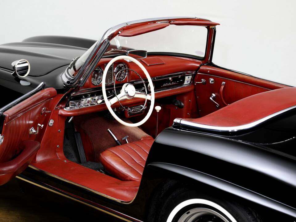 Image 19/29 of Mercedes-Benz 300 SL Roadster (1959)