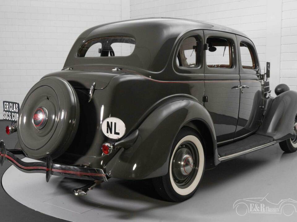 Image 9/19 of Ford V8 (1936)