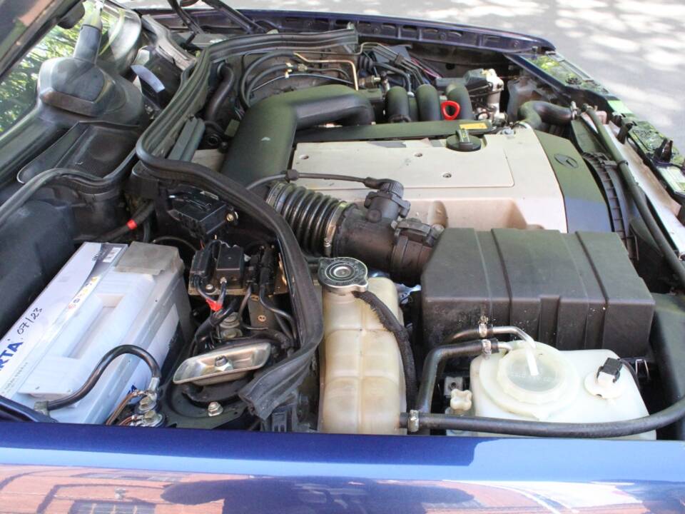Image 12/21 of Mercedes-Benz E 320 (1995)