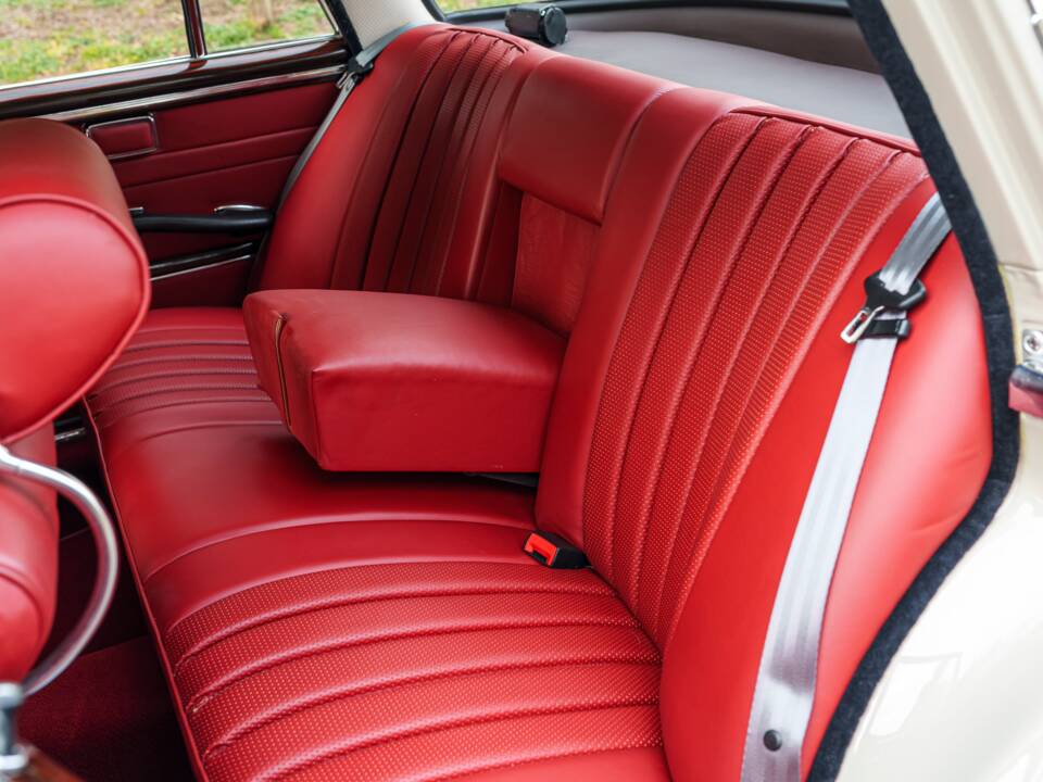 Bild 25/33 von Mercedes-Benz 300 SE (1965)