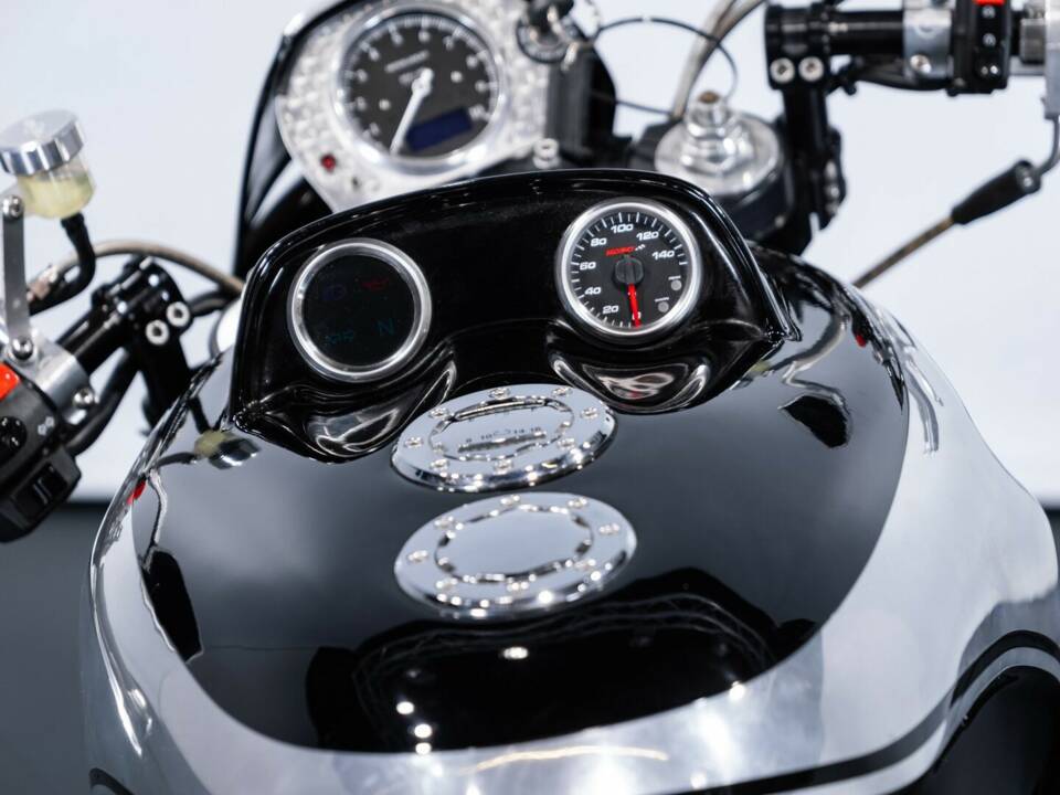 Imagen 38/50 de Moto Guzzi Daytona RS (1998)