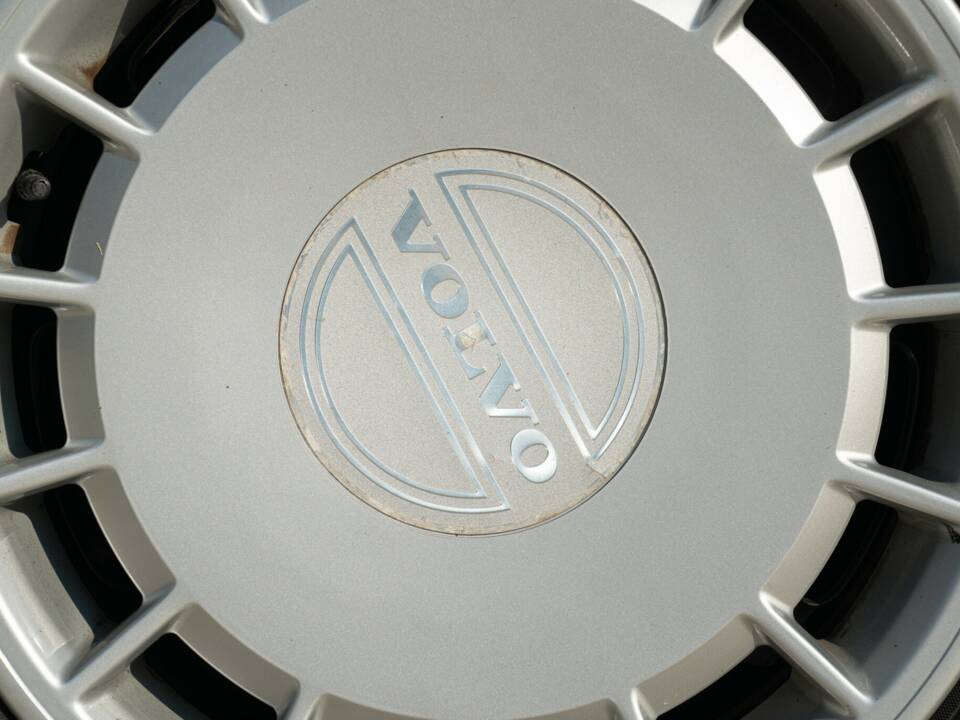 Immagine 19/43 di Volvo 240 GLE Injection (1989)