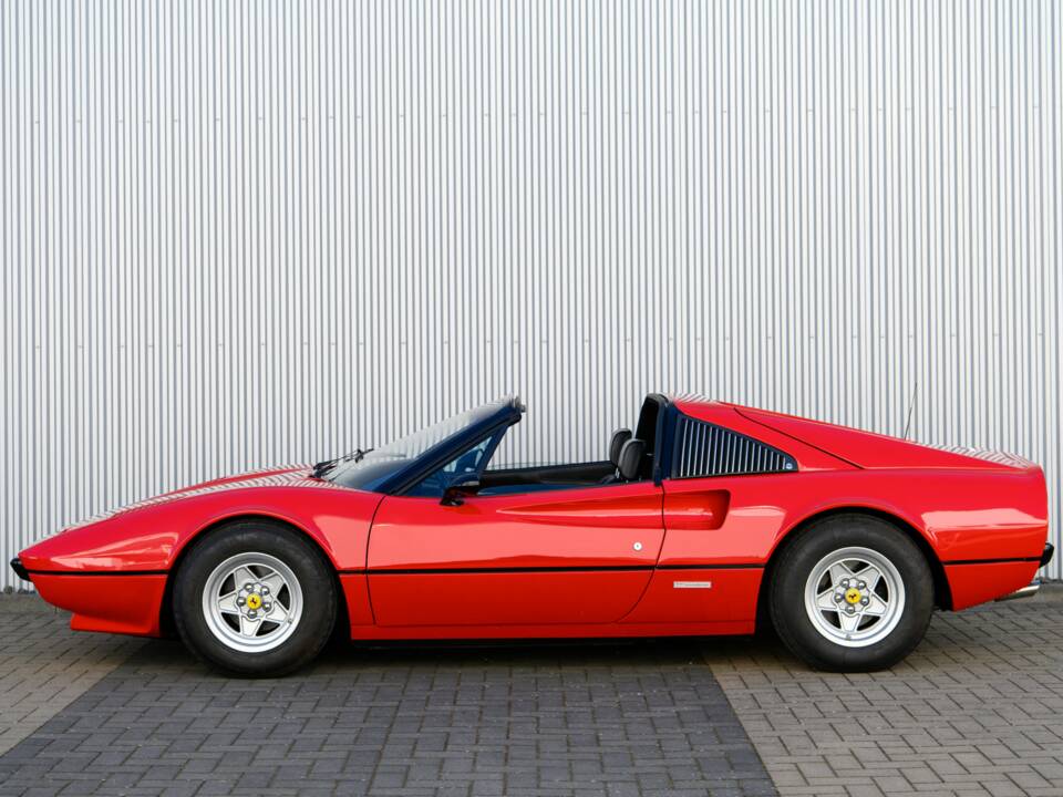 Bild 1/45 von Ferrari 308 GTSi (US) (1980)