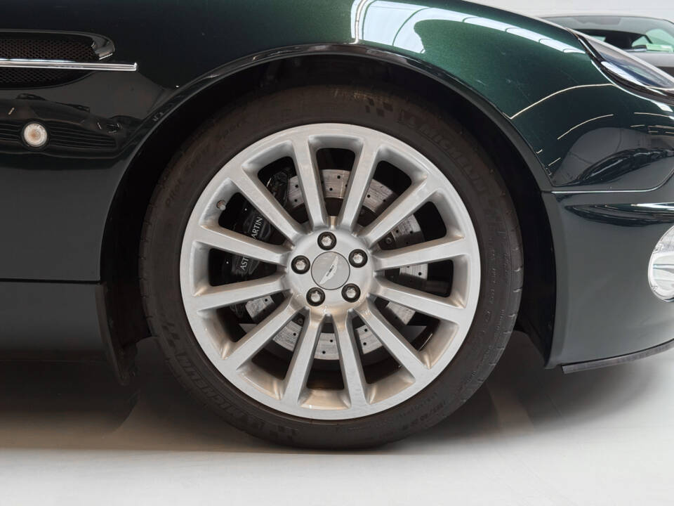 Image 21/43 of Aston Martin V12 Vanquish (2003)