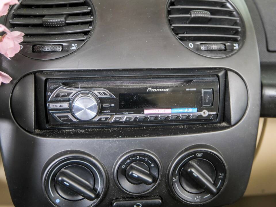 Afbeelding 24/50 van Volkswagen New Beetle 1.4 (2003)