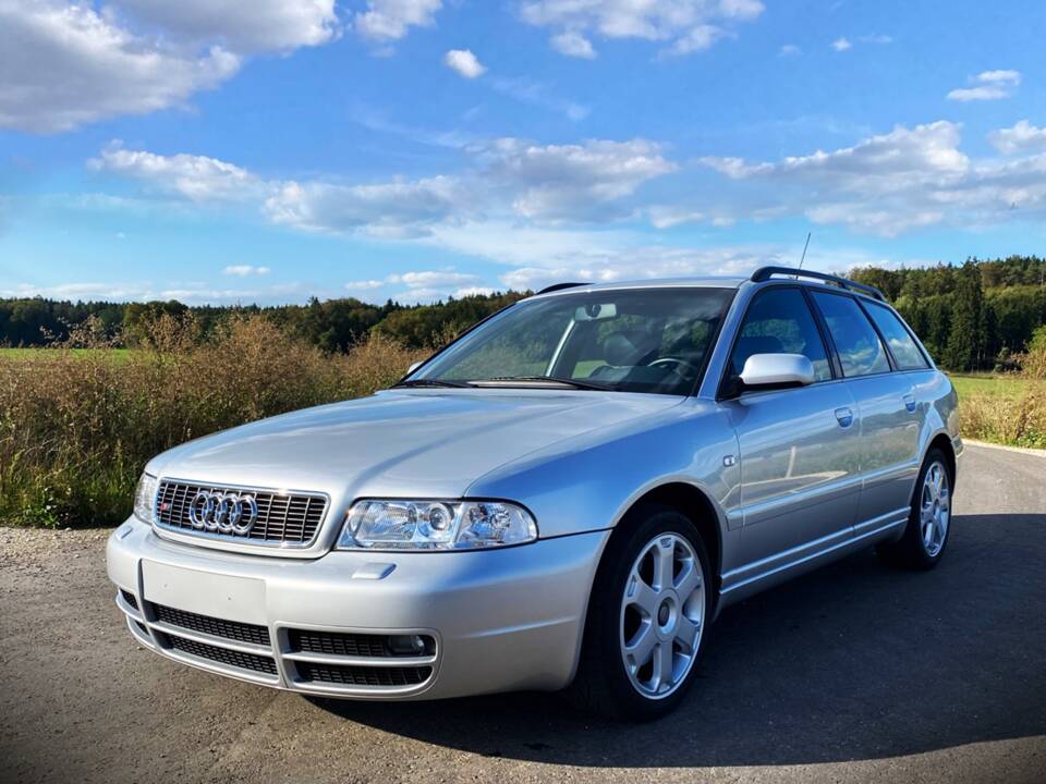 Image 1/50 of Audi S4 Avant (2001)