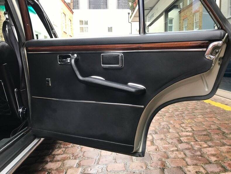 Imagen 36/50 de Mercedes-Benz 300 SEL 6.3 (1971)