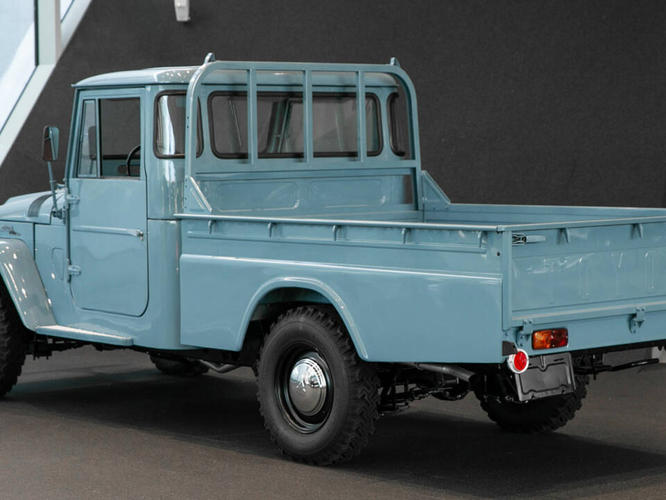 Image 3/12 of Toyota Land Cruiser FJ 45 (1967)