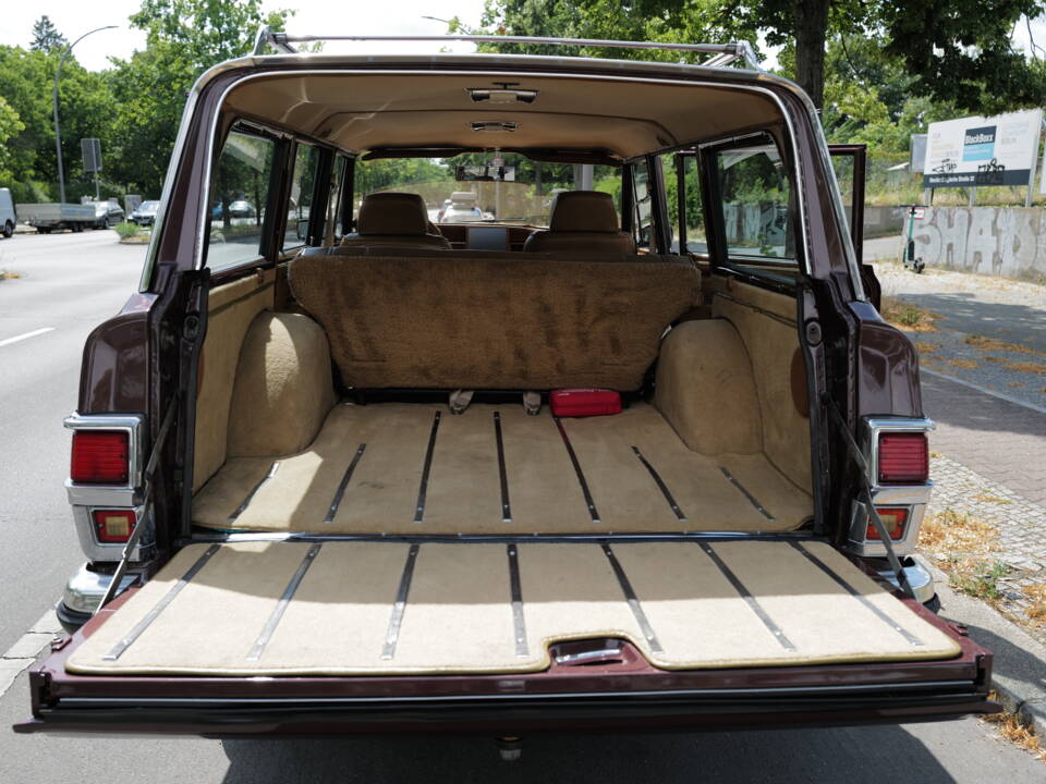 Image 80/96 of Jeep Wagoneer Limited (1982)