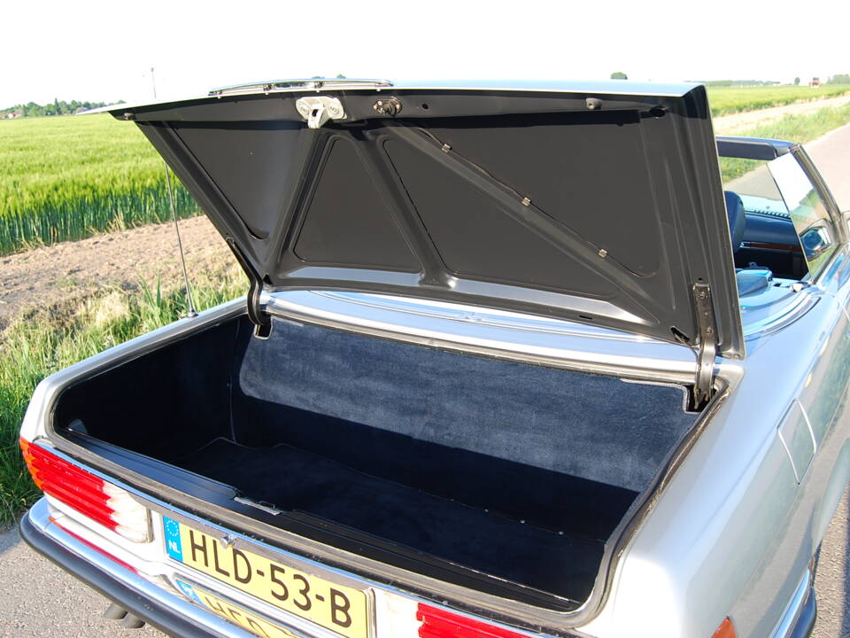 Image 67/87 of Mercedes-Benz 280 SL (1982)