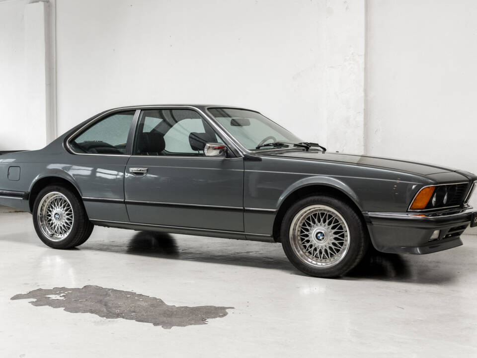 Immagine 3/32 di BMW 635 CSi (1985)