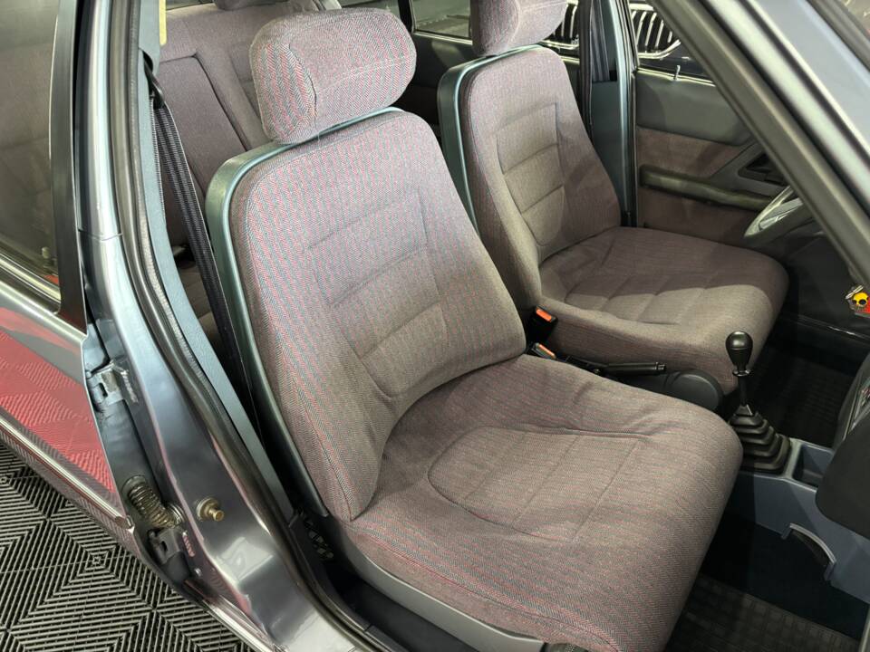 Bild 11/16 von Citroën BX 19 GT (1987)