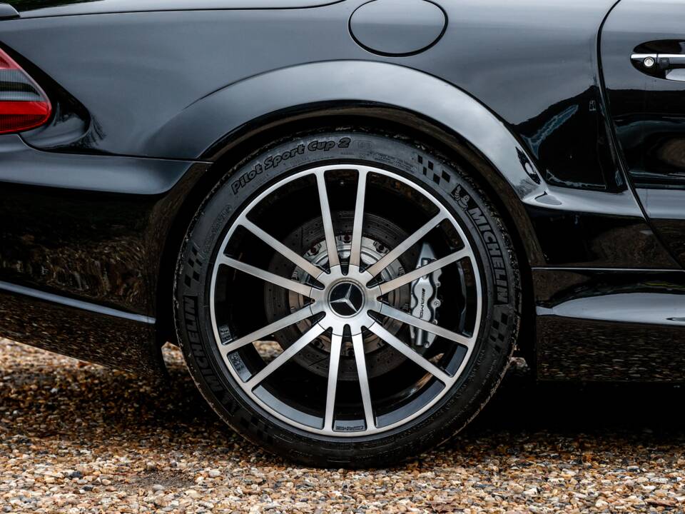 Immagine 26/46 di Mercedes-Benz SL 65 AMG (2005)