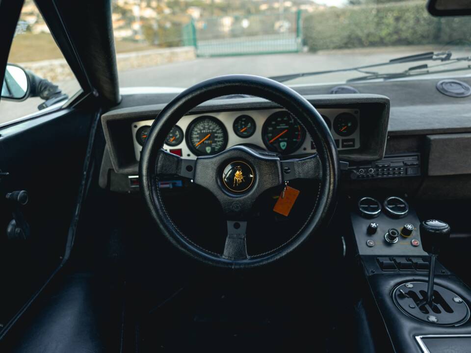 Image 24/73 of Lamborghini Countach LP 400 S (1980)