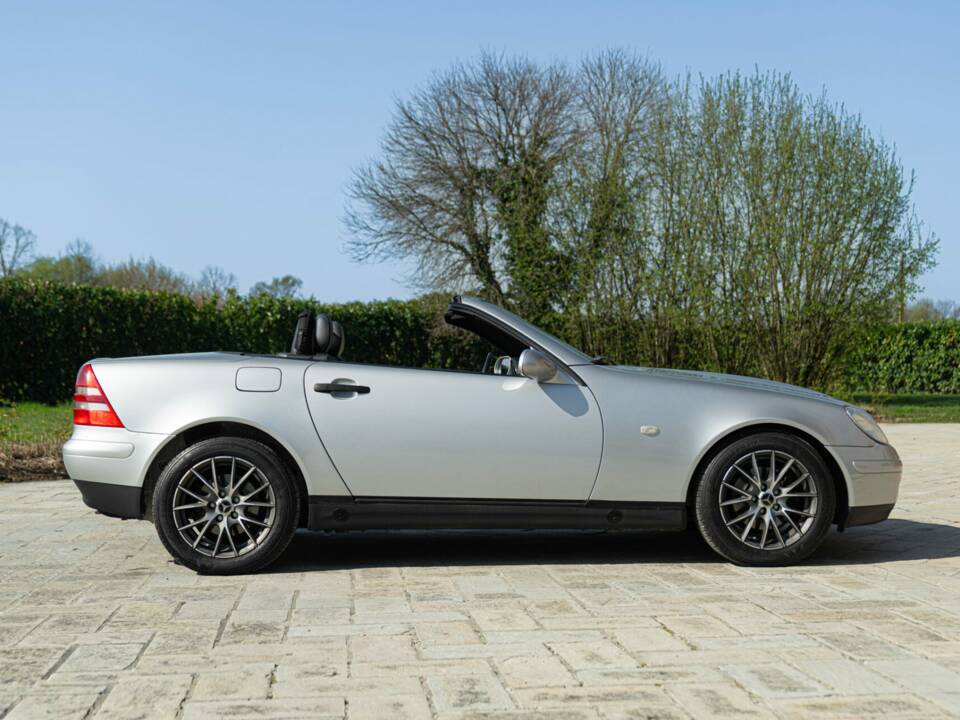 Afbeelding 5/50 van Mercedes-Benz SLK 200 (1997)