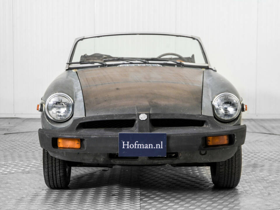 Image 14/50 of MG MGB (1977)