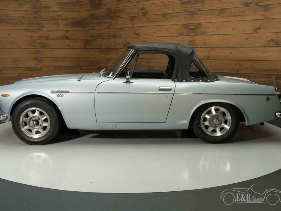 Imagen 12/19 de Datsun Fairlady 1600 (1969)