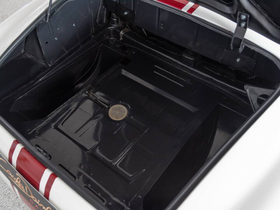 Image 37/40 of Mercedes-Benz 190 SL (1955)