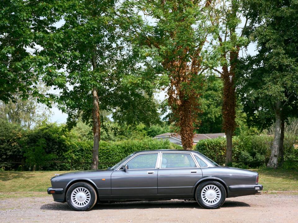 Afbeelding 47/50 van Jaguar XJ12 6.0 (1994)