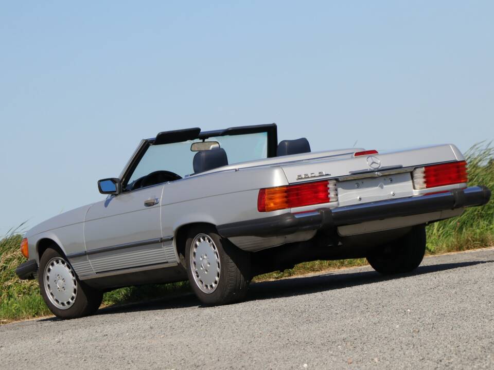 Image 15/50 de Mercedes-Benz 560 SL (1988)