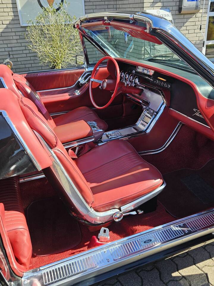 Image 8/24 of Ford Thunderbird (1964)