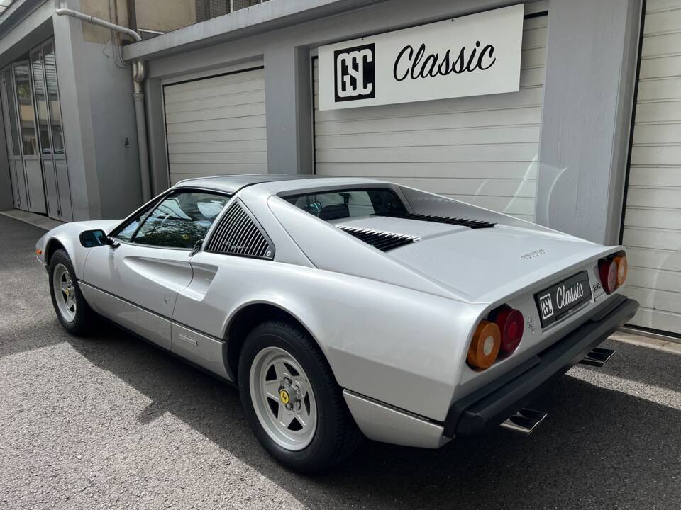 Bild 6/12 von Ferrari 308 GTSi Quattrovalvole (1984)