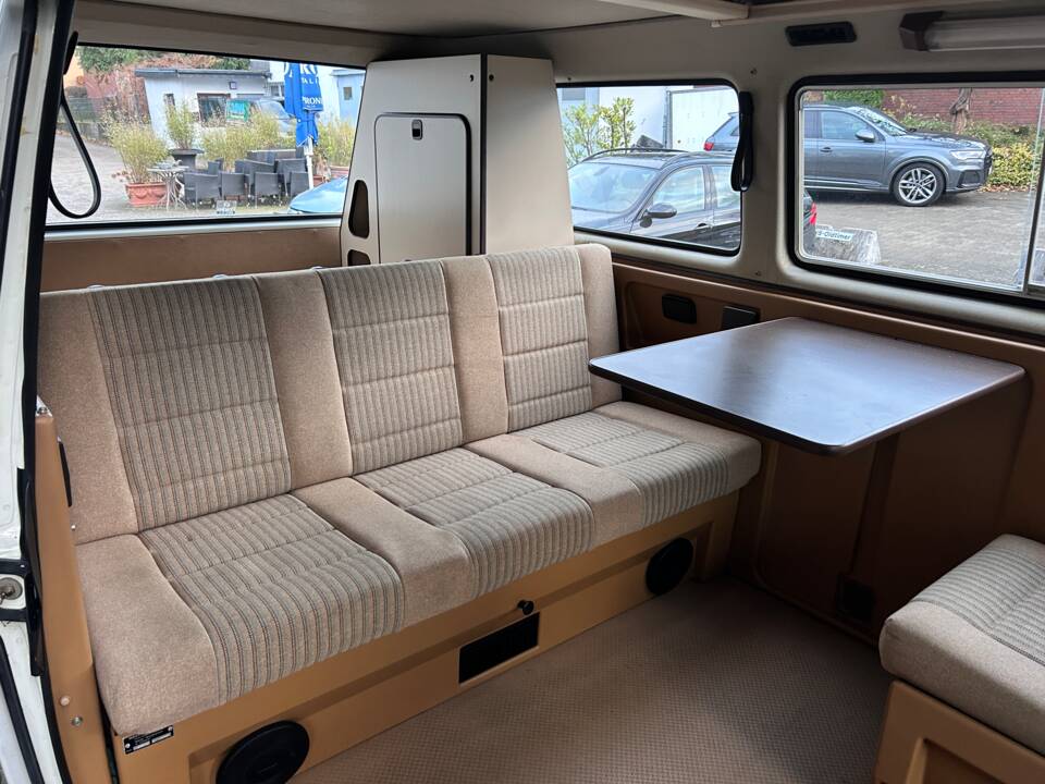 Image 21/34 de Volkswagen T3 Multivan 1.6 TD (1990)