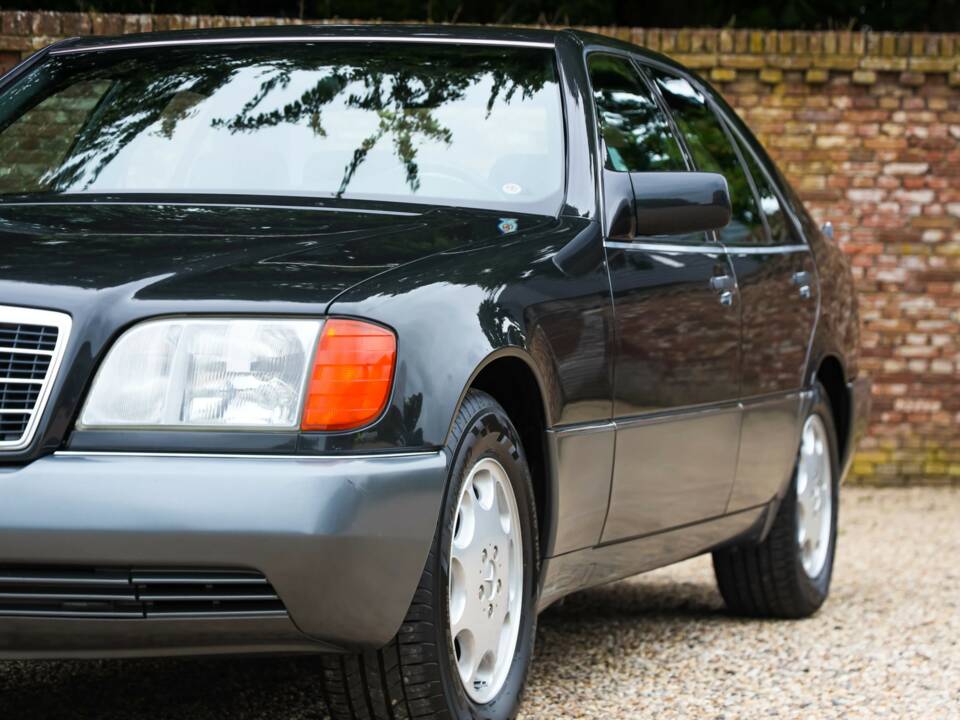 Bild 27/50 von Mercedes-Benz 400 SE (1991)