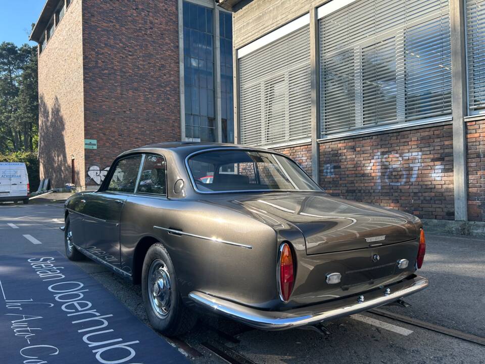 Image 7/34 of Bristol 411 Mk. I (1970)