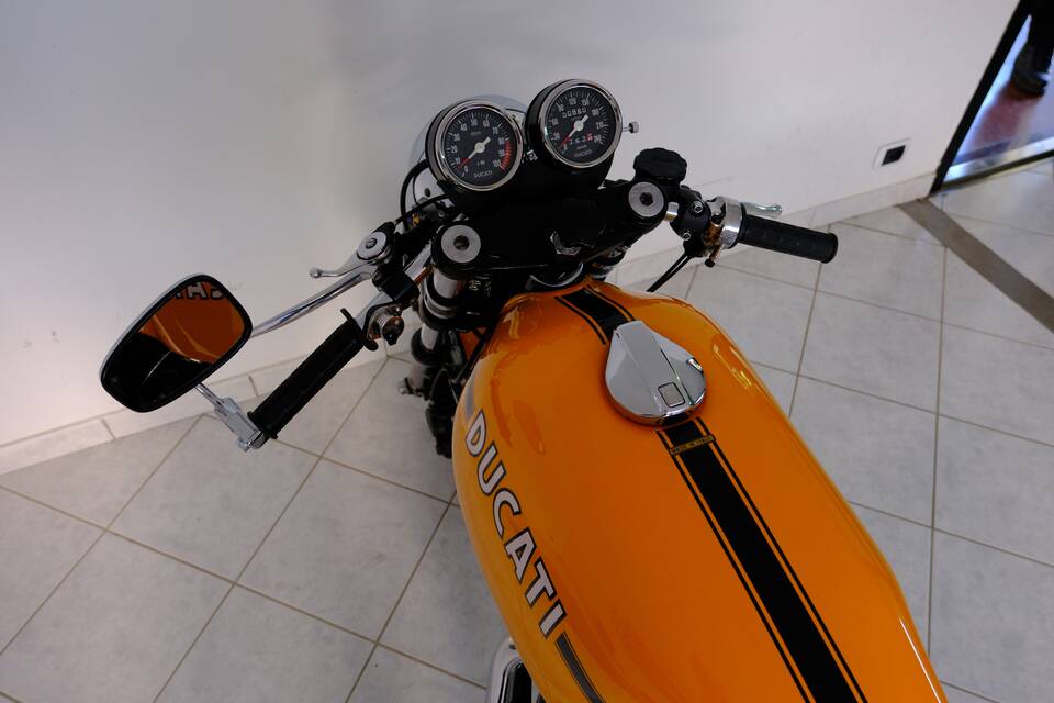 Afbeelding 76/96 van Ducati 750 Sport (1974)