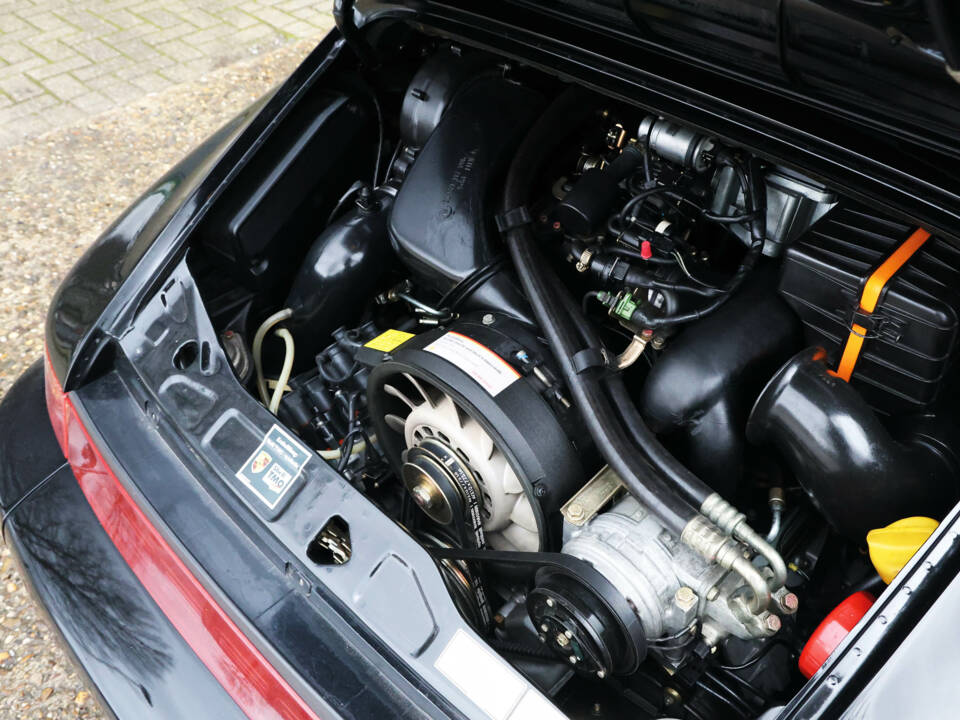 Image 56/57 of Porsche 911 Carrera 4 (1992)