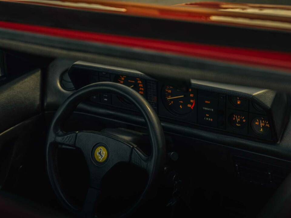 Image 19/33 of Ferrari Mondial 3.2 (1986)