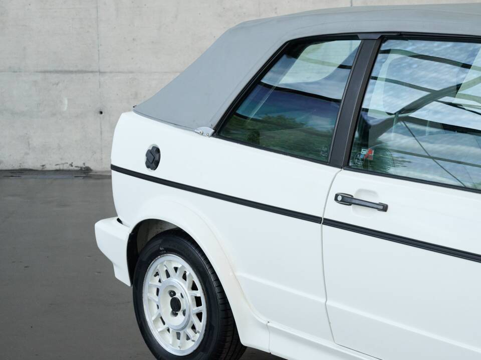 Image 31/50 of Volkswagen Golf Mk I Convertible 1.8 (1989)