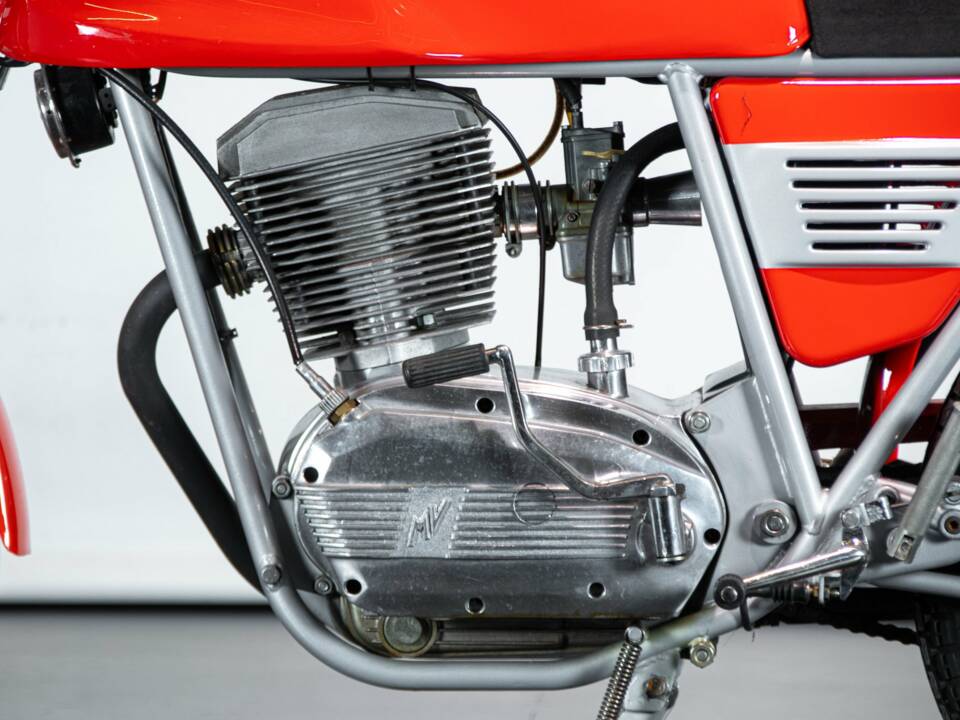 Image 40/50 of MV Agusta DUMMY (1980)