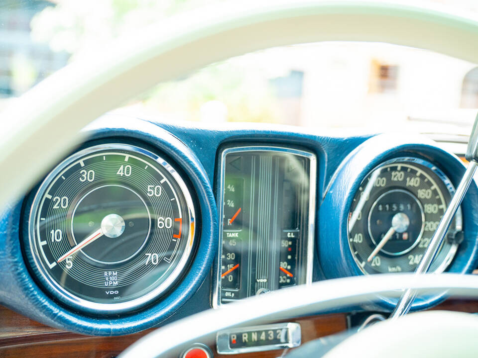 Image 40/48 of Mercedes-Benz 280 SE (1969)
