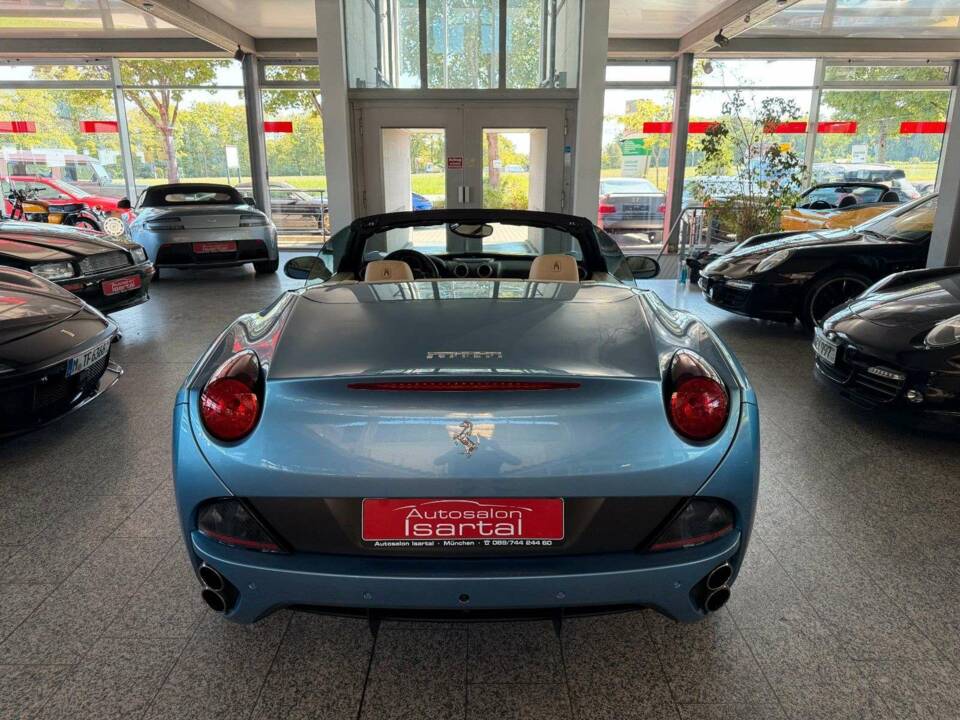 Immagine 28/42 di Ferrari California (2011)