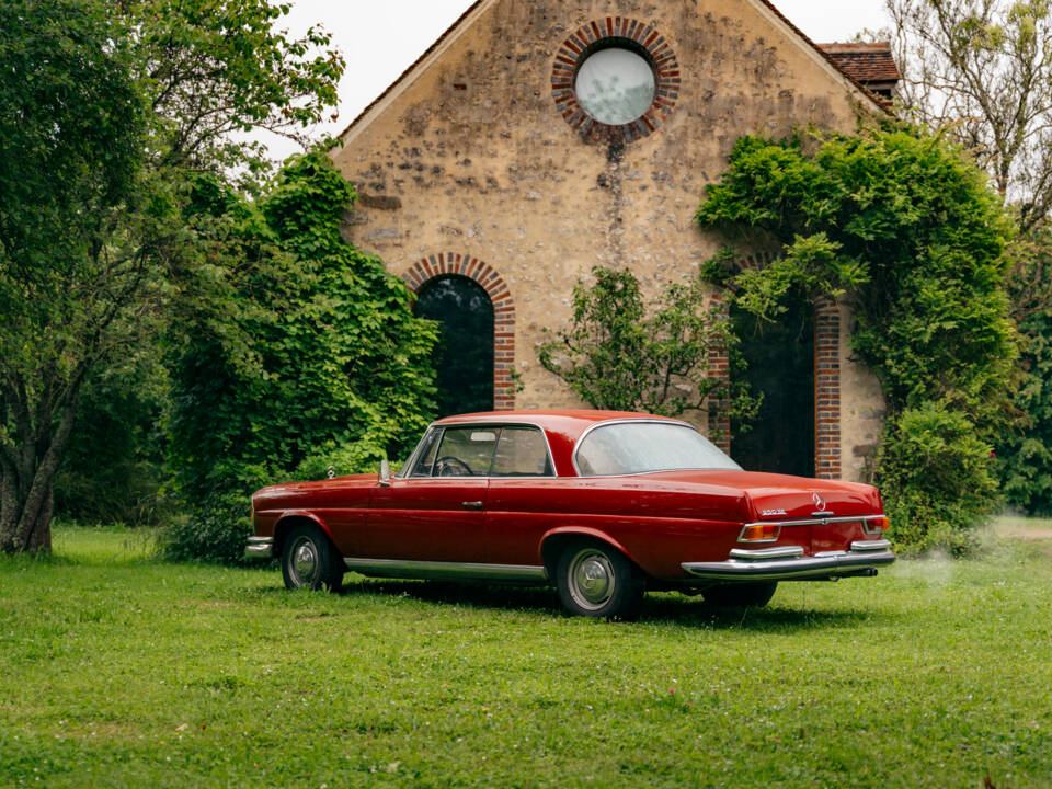 Bild 2/99 von Mercedes-Benz 250 SE (1967)