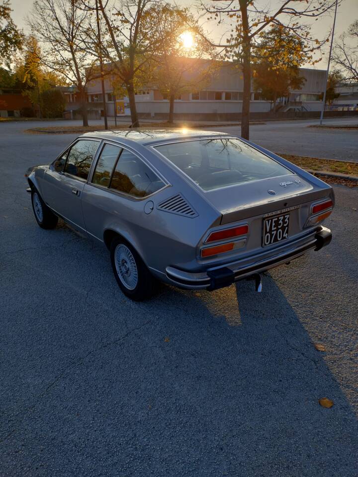 Image 6/16 of Alfa Romeo Alfetta GT 1.8 (1975)