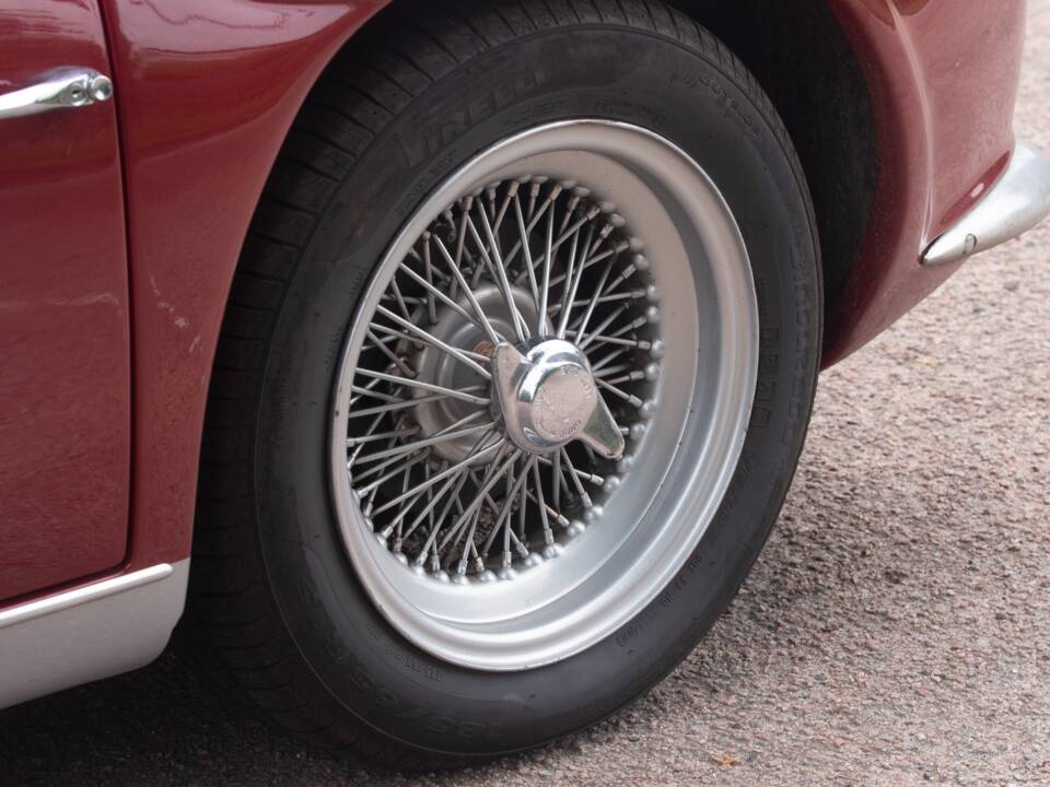 Image 46/50 of TVR Vixen Series 1 (1968)