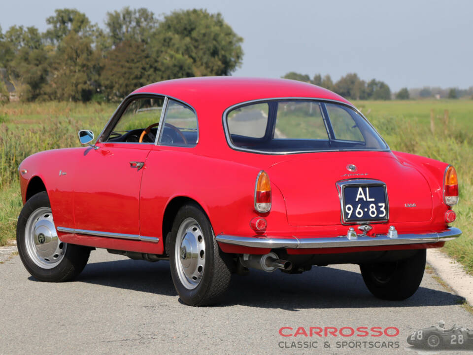 Imagen 2/42 de Alfa Romeo Giulietta Sprint 1300 (1965)