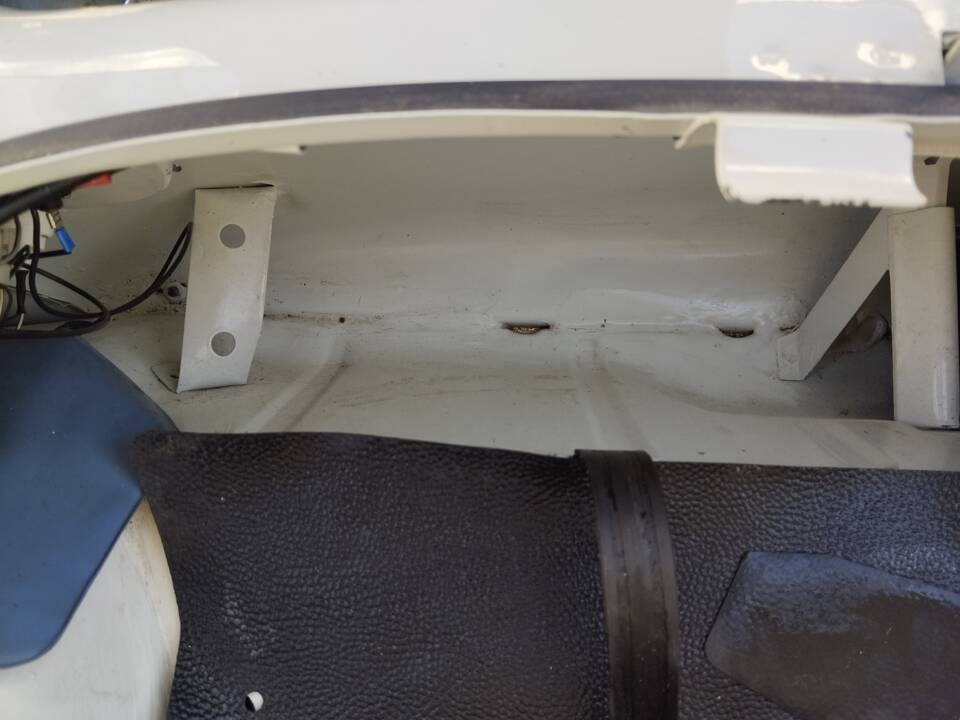 Image 15/34 of FIAT 500 L (1970)